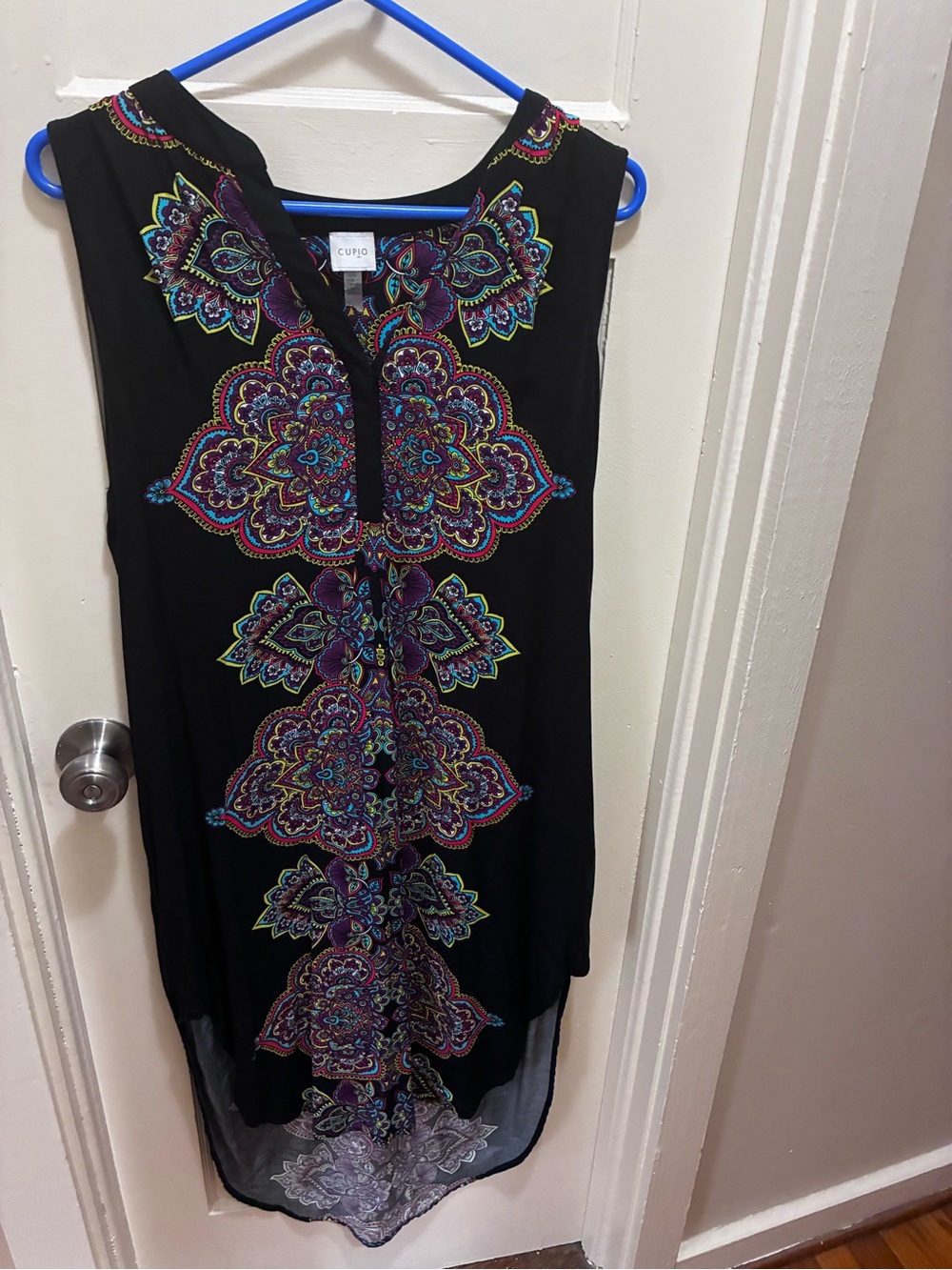 Cupio Black Sleeveless Tunic with Vibrant Paisley Medallions